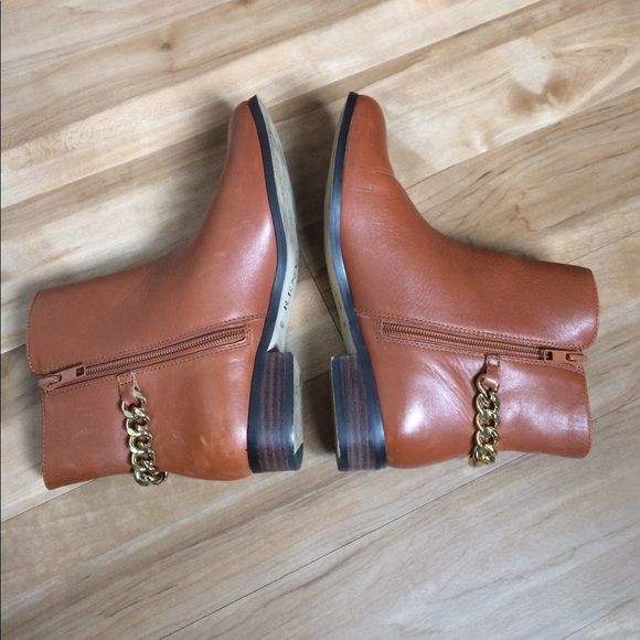 ⭐️ RENVY Riley Short Boot w/ Gold Chain in Cognac - Picture 4 of 8
